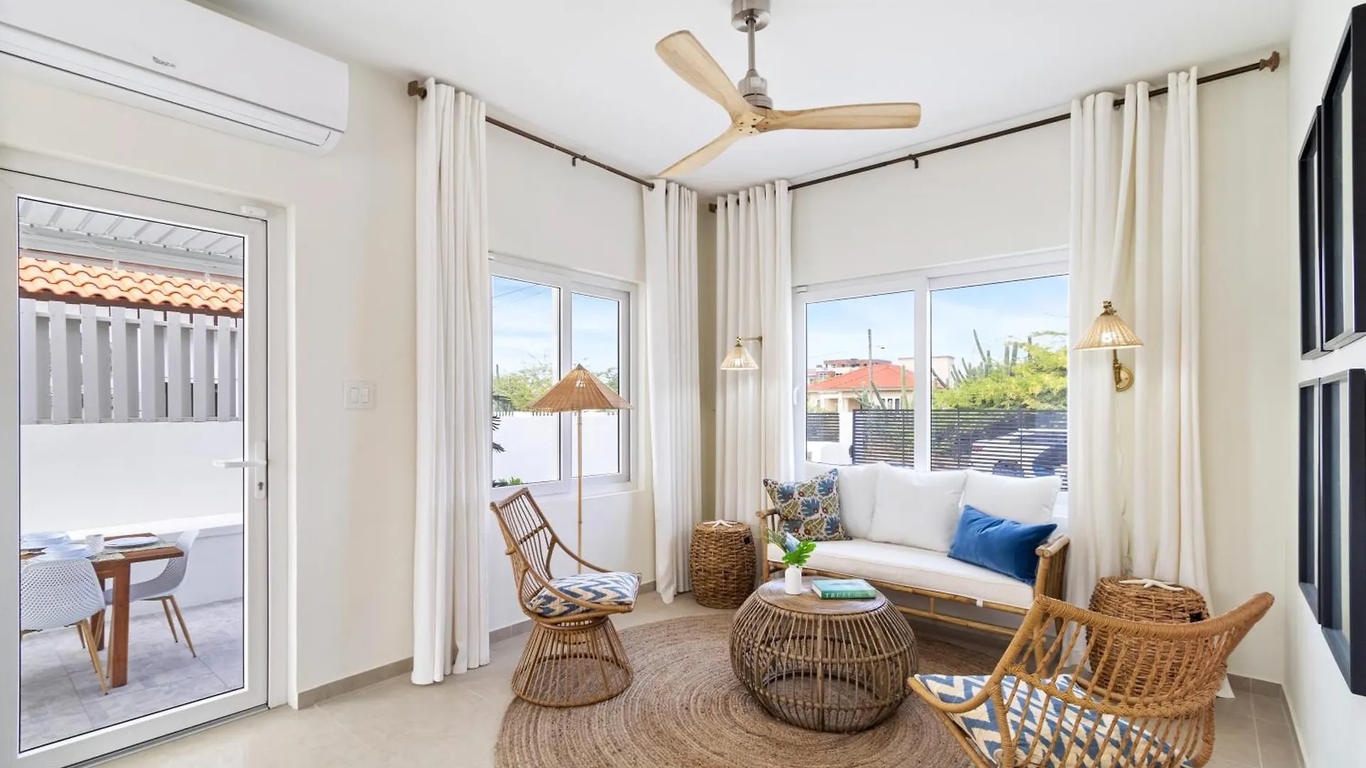 Bakval 3-U Villa Palm Beach
